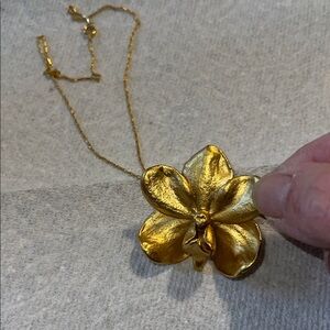 Risis Orchard flower pendant and necklace